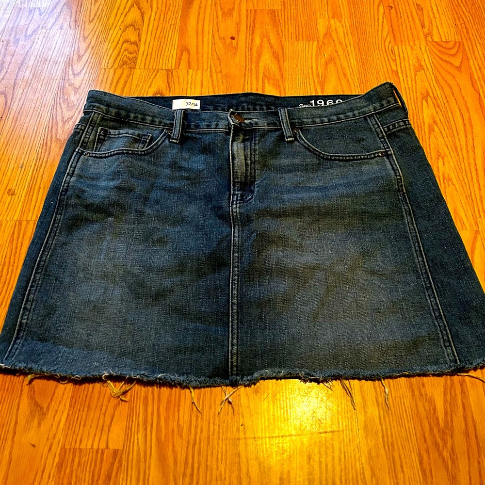 Gap jean skirt sz 32/14